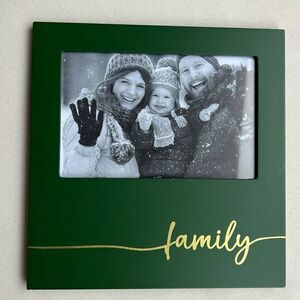 Green Family Photo Frame